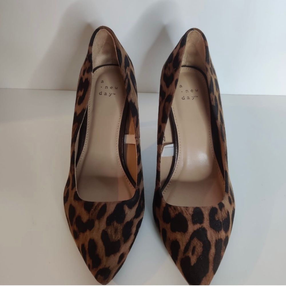 A New Day Leopard Print Gemma
Pointed Toe Stiletto Heels. Size 6w
